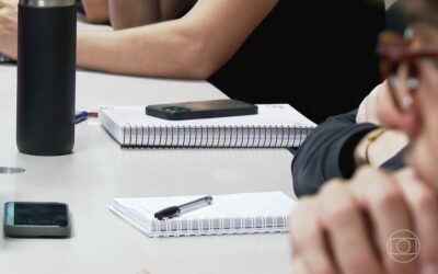 Celulares no ensino superior: proibir ou não? – O Assunto #1661