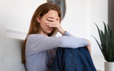 Quase um terço dos jovens diz que mulher deve obedecer ao marido, revela pesquisa global