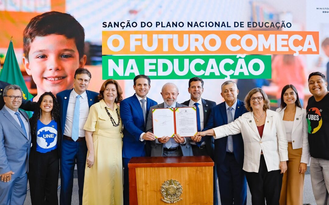 Lula sanciona novo Plano Nacional de Educação; proposta define metas para os próximos 10 anos