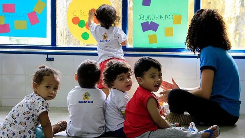 Mesmo obrigatória há mais de uma década, pré‑escola ainda não chega a todas as crianças brasileiras