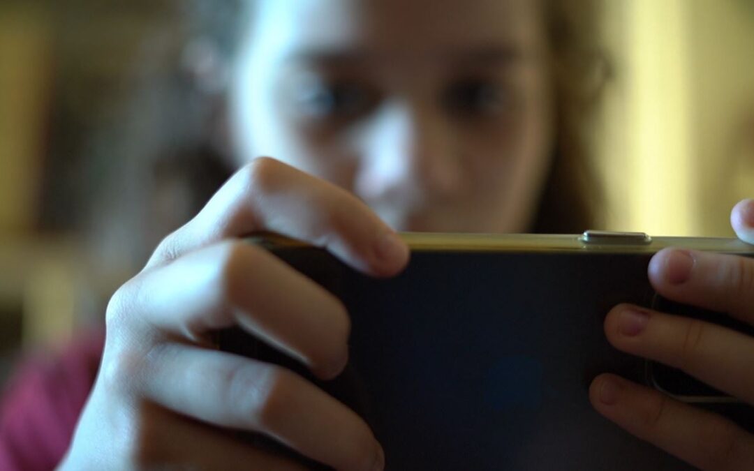 Não basta proibir adolescentes nas redes, dizem pesquisadores
