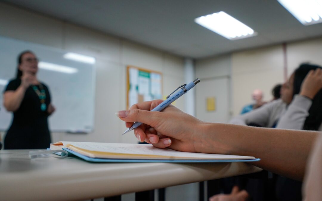 Entrada no ensino médio prejudica bem-estar dos alunos por mais de dois anos, mostra estudo