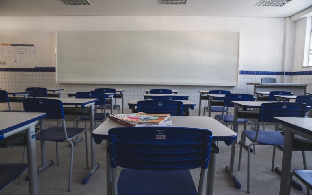 Congresso instala comissão sobre MP que eleva piso dos professores e muda cálculo para reajustes