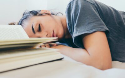 Dormir bem pode ajudar no desempenho escolar de adolescentes, mostra estudo