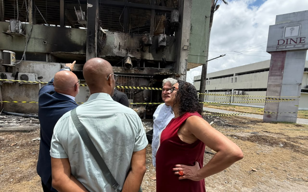 Ministra anuncia R$ 40 milhões para repor equipamentos destruídos em incêndio na UFPE